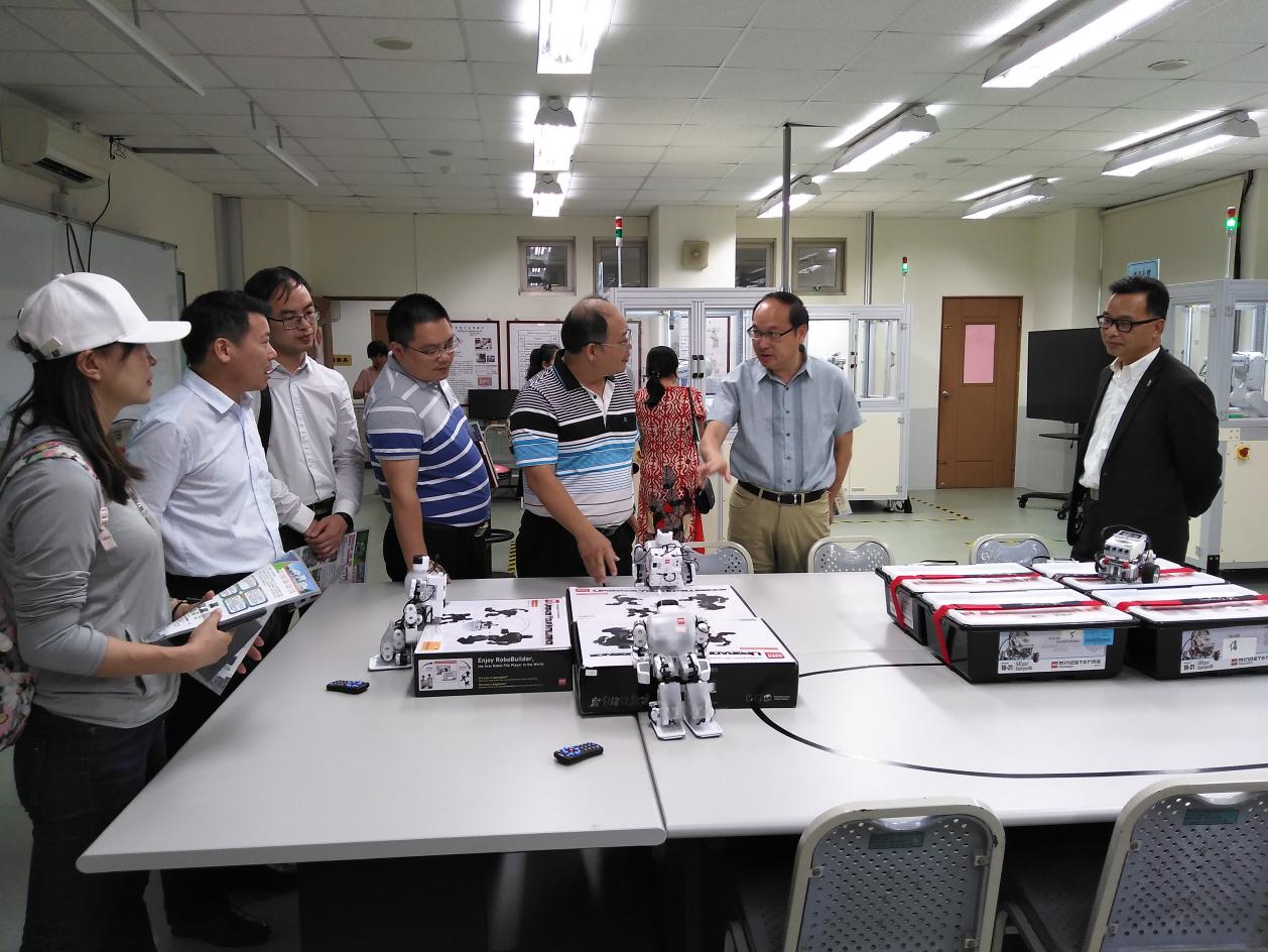 参访团一行参观圣约翰科技大学创意设计系
