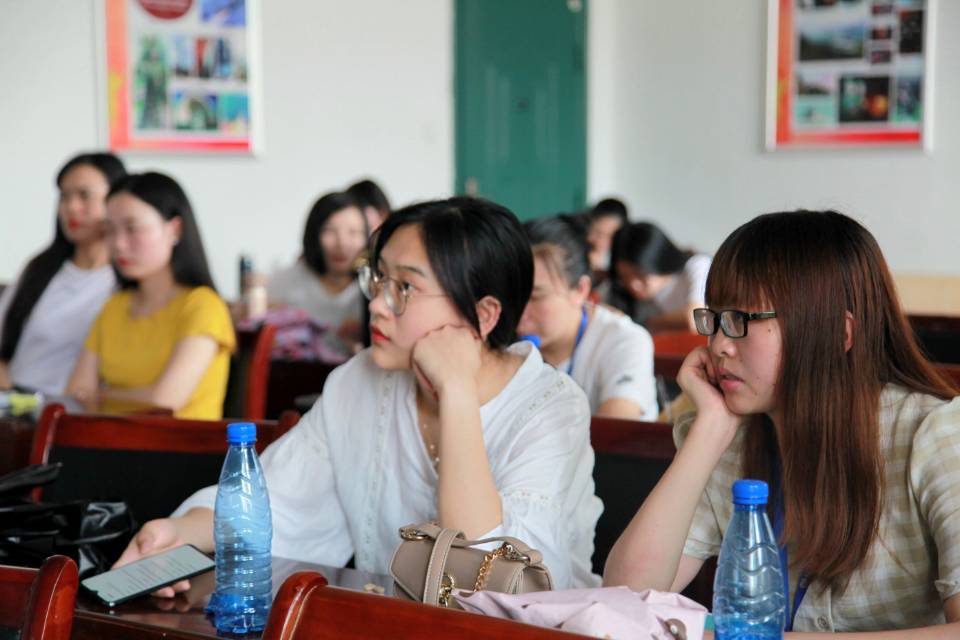 辅导员心理知识沙龙培训