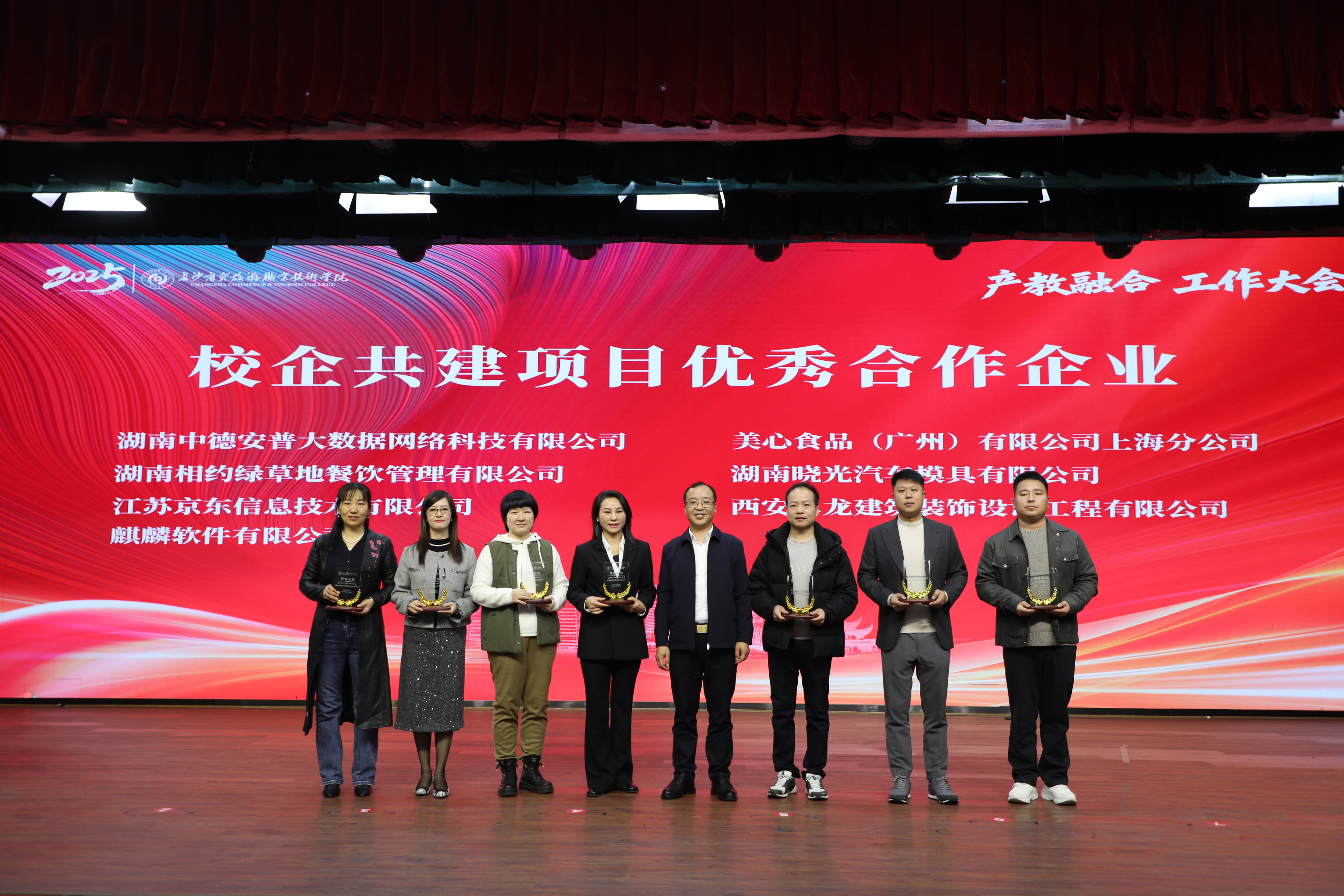 ff36abb61c7f84104828be827e8ac9b2.jpg ff36abb61c7f84104828be827e8ac9b2.jpg
