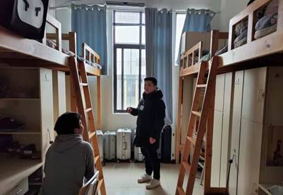 易老师下寝